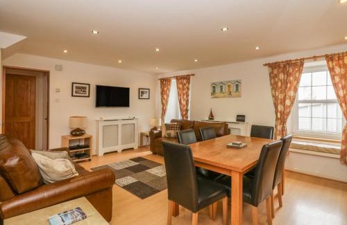 Pittenweem Apartment | Flourloft