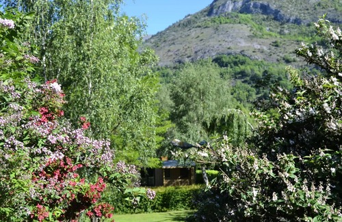 Vicdessos House | Flower Camping LA BEXANELLE * - Home Flower Premium 29 m2 - 2 bedrooms + TV + LV + terrace 4 people