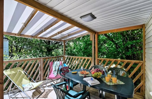 Anneyron House | Flower Camping La Chataigneraie * - Mobil home Premium 27m2 (2 bedrooms) + covered terrace +Dishwasher + TV + Air conditioning 4 people
