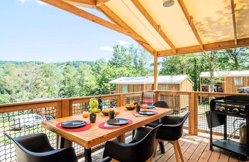 Treignac House | Flower Camping La Plage * - Premium VIP Lodge 34m2 - lake view (2 bedrooms) + TV + sheets + towels + covered terrace 11m2 5 people
