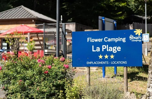 Treignac House | Flower Camping La Plage * - Premium VIP Lodge 34m2 - lake view (2 bedrooms) + TV + sheets + towels + covered terrace 11m2 5 people