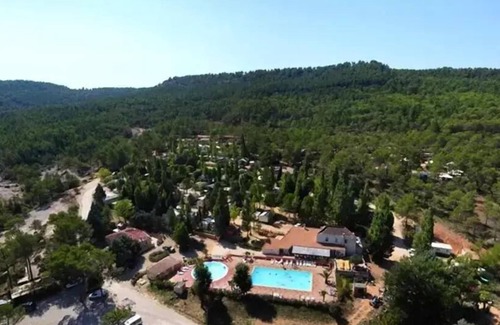 Villecroze House | Flower Camping Les Cadenières * - Bungalow Toileted Comfort private without air conditioning 20m2 2Ch 5P 5 people