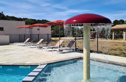 Bize-Minervois House | Flower Camping Olivigne * - Homeflower Premium 29 m2 2 bedrooms + terrace 17m2 + TV + LV + Clim + plancha 4 people