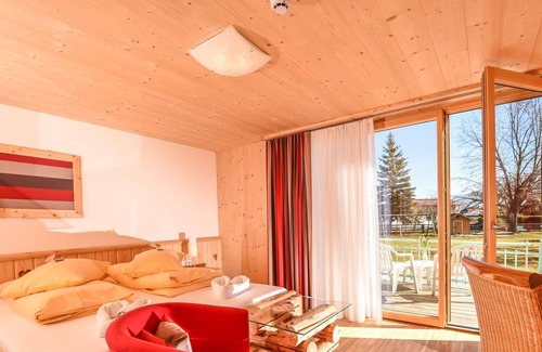 Weissenbach House | "Flower Meadow" with balcony/terr. (from 7 nights), 3/4 pen - Hartweger's