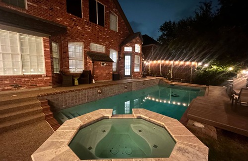 Flower Mound House | Flower Mound 5-bedroom house with pool, pond view, and all modern comforts.๐๐ก