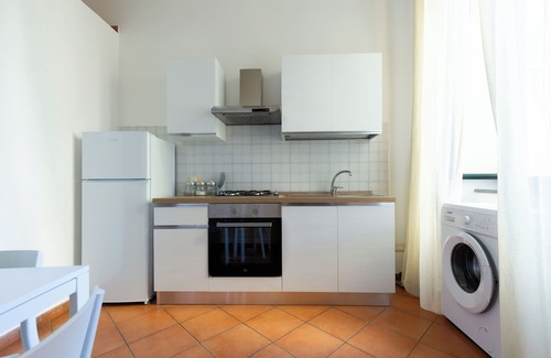 Meta House | flowers apartments and rooms