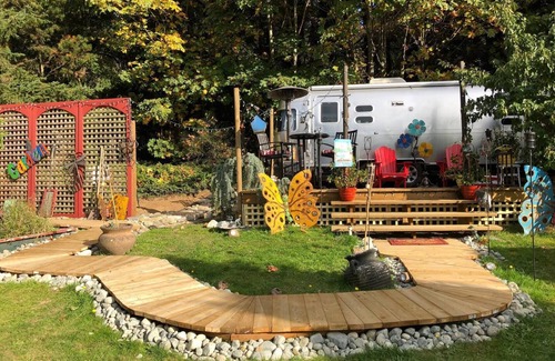 Cordova Bay House | Flying Cloud Airstream at Elk Lake