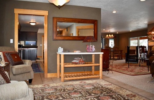 Baker City Apartment | Flying T Ranch House