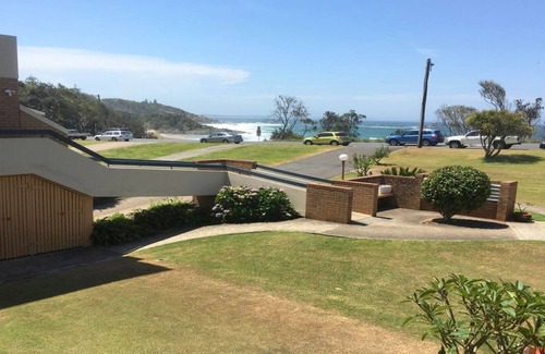 Port Macquarie Apartment | Flynns View 8: 2 BR, 1 BA Apartment in Port Macquarie, Sleeps 6