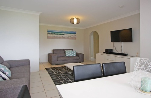 Port Macquarie Apartment | Flynns View 8: 2 BR, 1 BA Apartment in Port Macquarie, Sleeps 6