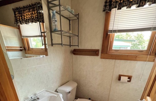 Phillips Cabin | Flyway Resort ‘The Duck Shack’ on Wilson Lake