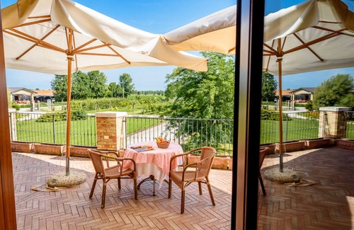 Marano Lagunare Apartment | Folaghe 2, apartment with view on the grove