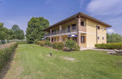 Marano Lagunare Apartment | Folaghe 1, apartment with view on the grove