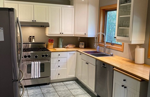 Hinton Ski Chalet | Folding Mountain Chalet - Jasper East