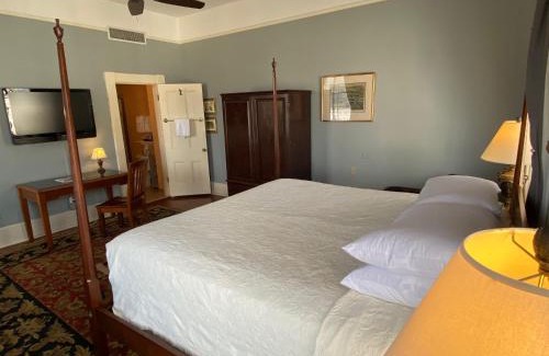Historic District - North Bed & Breakfast | Foley House Inn