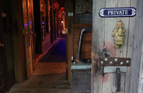 Opelousas House | ★ Folk Art HonkyTonk Museum - Pvt brm & full bath ★
