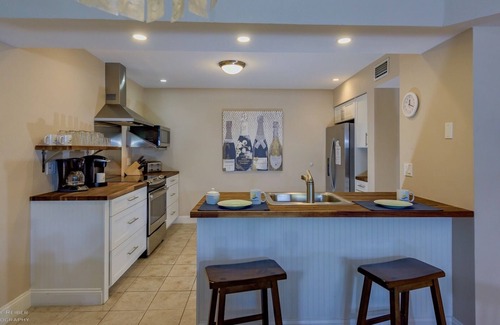 Key West Condo | *FOLLOW THE SUN @ THE BEACH* Ocean Condo/Pool & Tennis + LAST KEY SERVICES.