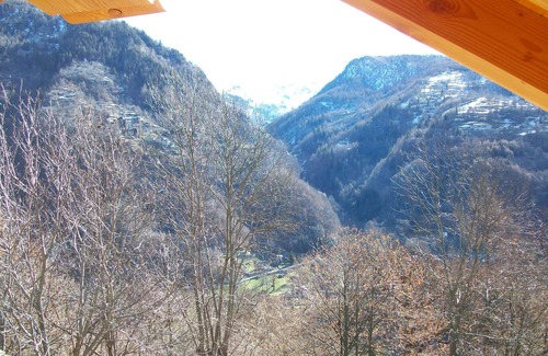 Borney Ski Chalet | Fontainemore: EXPOSED STONE CHALET WALSER
