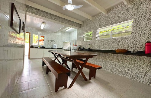 Praia da Enseada House | Foot in the Sand Cove House