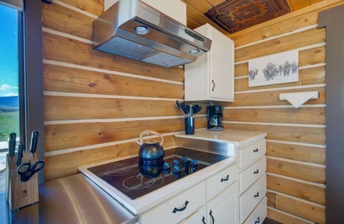 Shining Mountains House | Foothill Trail Cabin