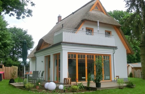 Wieck auf dem Darss Apartment | For a relaxing vacation under thatch in a quiet, central location in Wieck