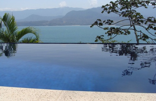 Portinho House | For those who never tire of seeing the sea and a breathtaking sunset