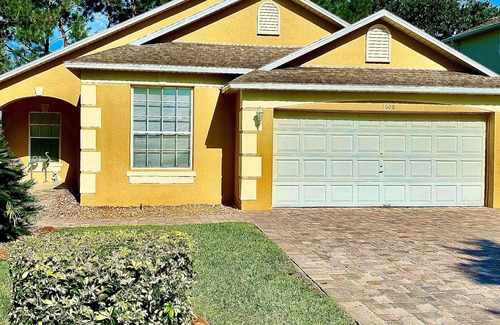 Haines City House | Forest Hill Villa - 4BR Villa w Private Pool and Golf course View