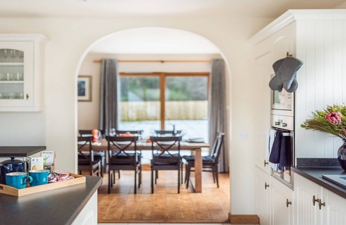 Nethy Bridge Cabin | Forest Trail Lodge - a house that sleeps 9 guests in 3 bedrooms