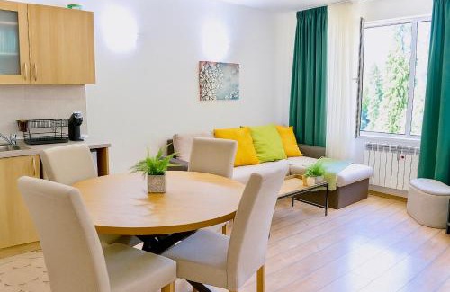 Pamporovo Apartment | Forest view