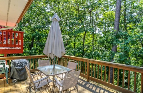 Hot Springs Village House | Forest View Home With Wifi and BBQ on the Deck - Unit 449 by Redawning