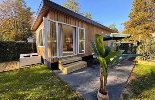 Bosgebied Hoenderloo Ski Chalet | Forest view holiday house with private jacuzzi