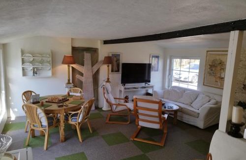 Norre Nebel House | FORFATTERHUSET pris for 2 personer inkl morgenkomplet og adgang til 6 svømmehaller