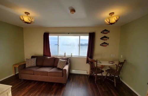 Sitka Apartment | {Forget-Me-Not Inn} Alaskan Waterfront Vacation Rental (Eagle Suite)