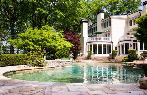 Lebanon House | Former Celebrity Lakeside Mansion