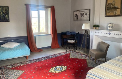 Benais House | Former presbytery with garden in the heart of the vineyards