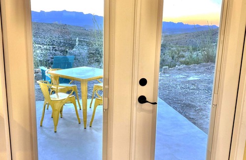 Terlingua House | Fossil Knob Ridge -Buena Suerte: Ultra Modern