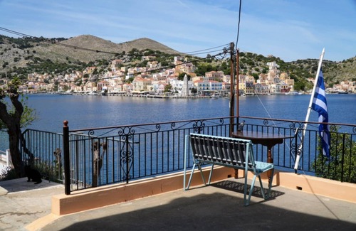 Pedi House | Fotini’s Place – Traditional 1907 Stone Home by the Sea in Symi