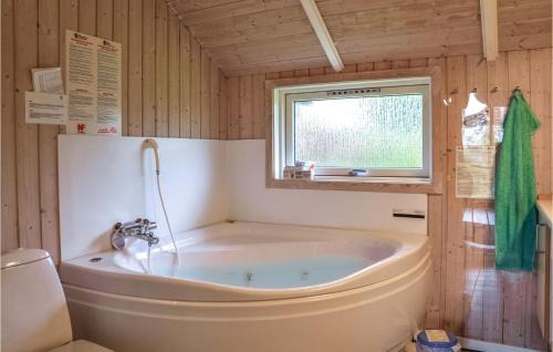 Dronningmolle House | Four-Bedroom Holiday Home In Dronningmolle