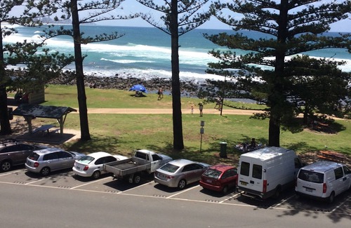 Burleigh Heads Apartment | FOUR BUOYS ON SEA