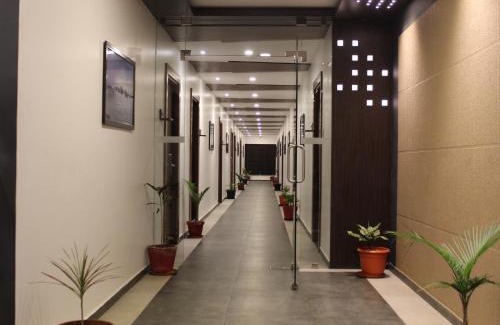 Palakkad Hotel | Four N Square Residency
