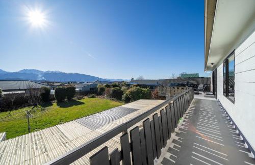 Te Anau House | Four Peaks on Matai - Te Anau Holiday Home