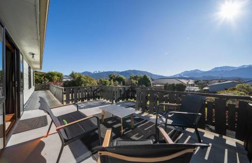 Te Anau House | Four Peaks on Matai - Te Anau Holiday Home