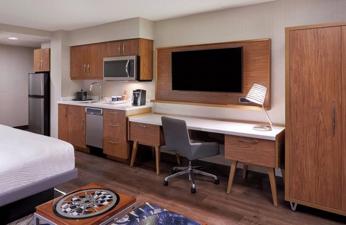 Hamilton Hotel | Four Points by Sheraton Hamilton - Stoney Creek