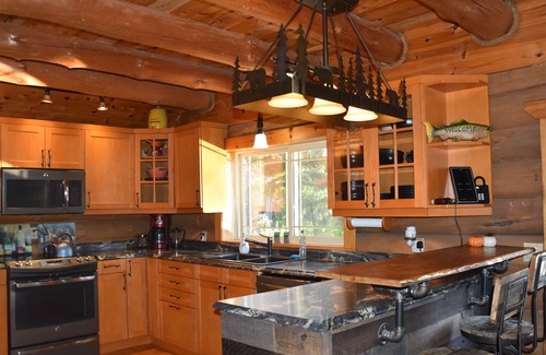 McDougall Cottage | Four Season Muskoka Log House at the Lake - Sauna with a Tea Room