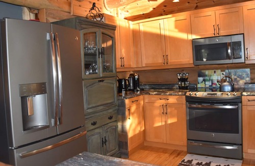 McDougall Cottage | Four Season Muskoka Log House at the Lake - Sauna with a Tea Room