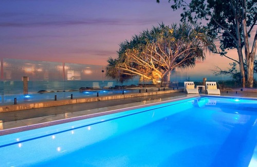 Traviston Apartment | Four Seasons on the Esplanade