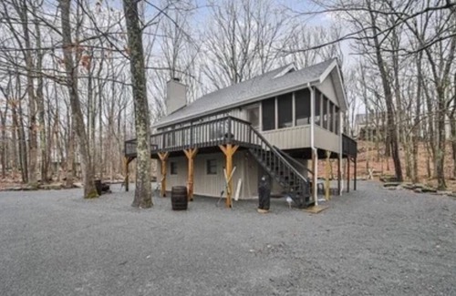 Rowland House | Four Seasons Serene Getaway
