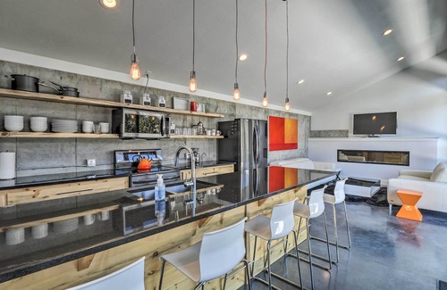 Alma House | ‘Four Voices’ Home: Mountain Views, 15 Mi to Breck