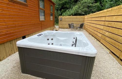Storwood House | Fox Lodge at Owlet Hideaway - with Hot Tub, Near York