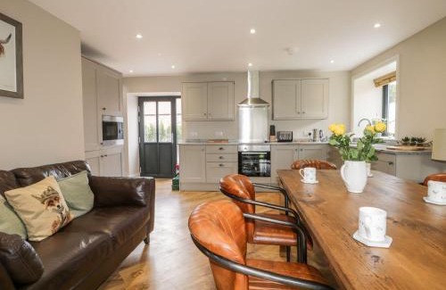 Mappleton House | Fox's Den